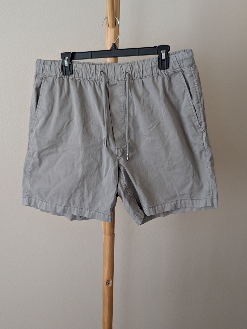 American Eagle Outfitters Men's Drawstring Shorts in Light Gray